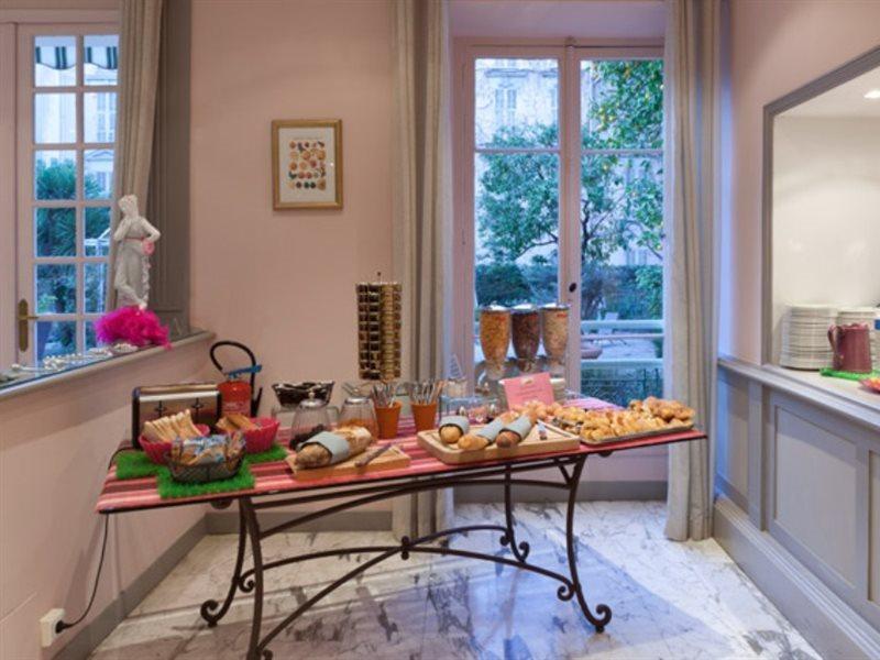 Victoria Hotel 4*