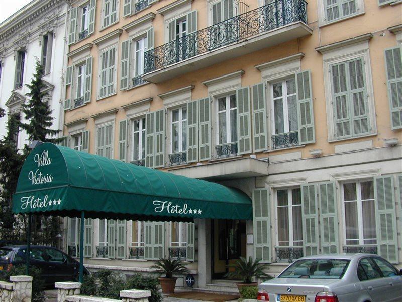 Victoria Hotel 4*